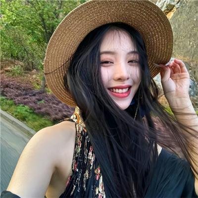 女跳水队员